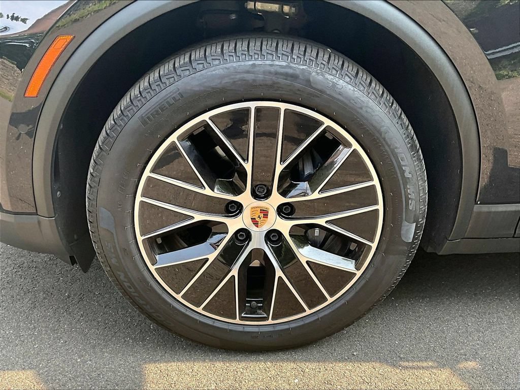 Certified 2025 Porsche Macan 4 Electric AWD/4WD image 14