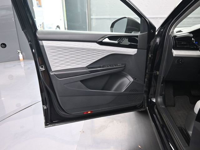 Used 2023 Volkswagen Taos S image 10