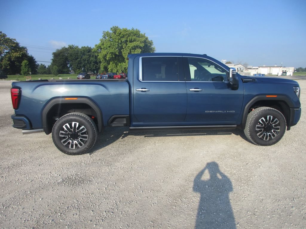 New 2026 GMC Sierra 2500 Denali Ultimate AWD/4WD image 3