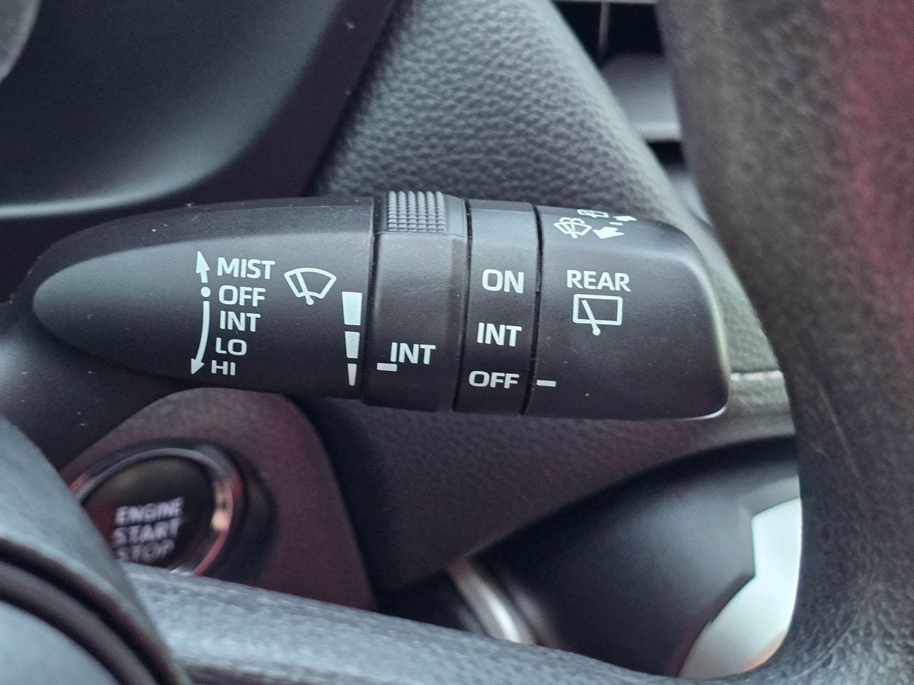 Used 2024 Toyota RAV4 XLE AWD/4WD image 27