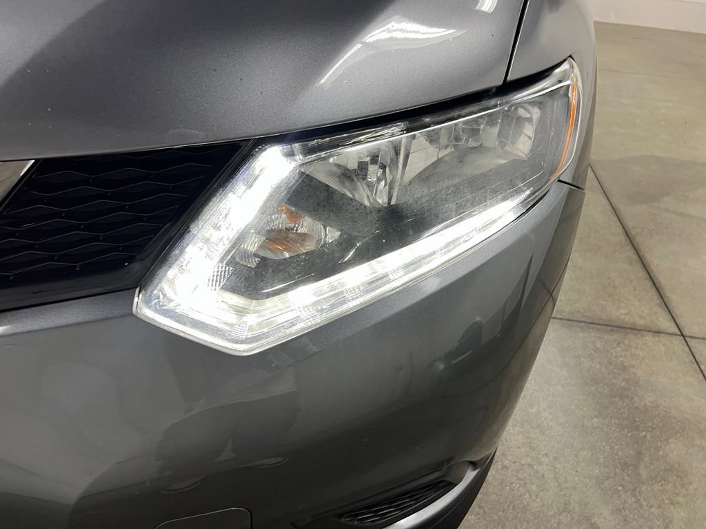 Used 2016 Nissan Rogue SV AWD/4WD image 10
