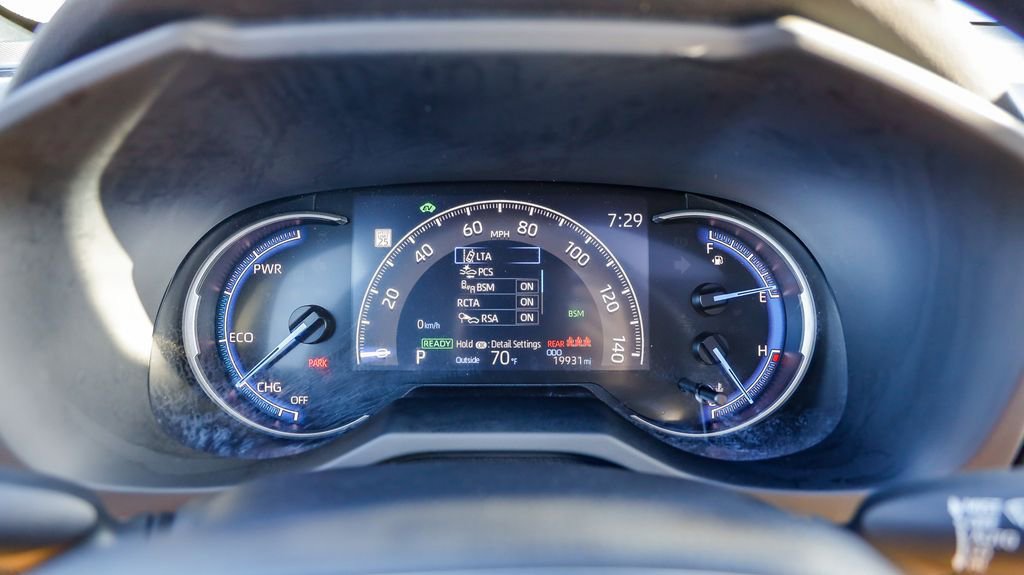 Used 2024 Toyota RAV4 SE image 24