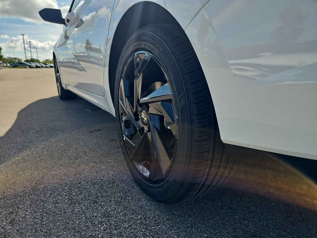 New 2026 Hyundai Elantra SEL Sport FWD image 36