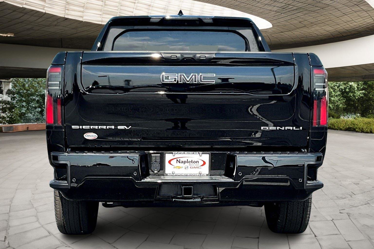 New 2025 GMC Sierra EV Denali image 4