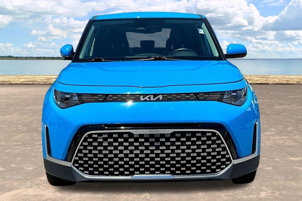 Used 2025 Kia Soul EX FWD image 2