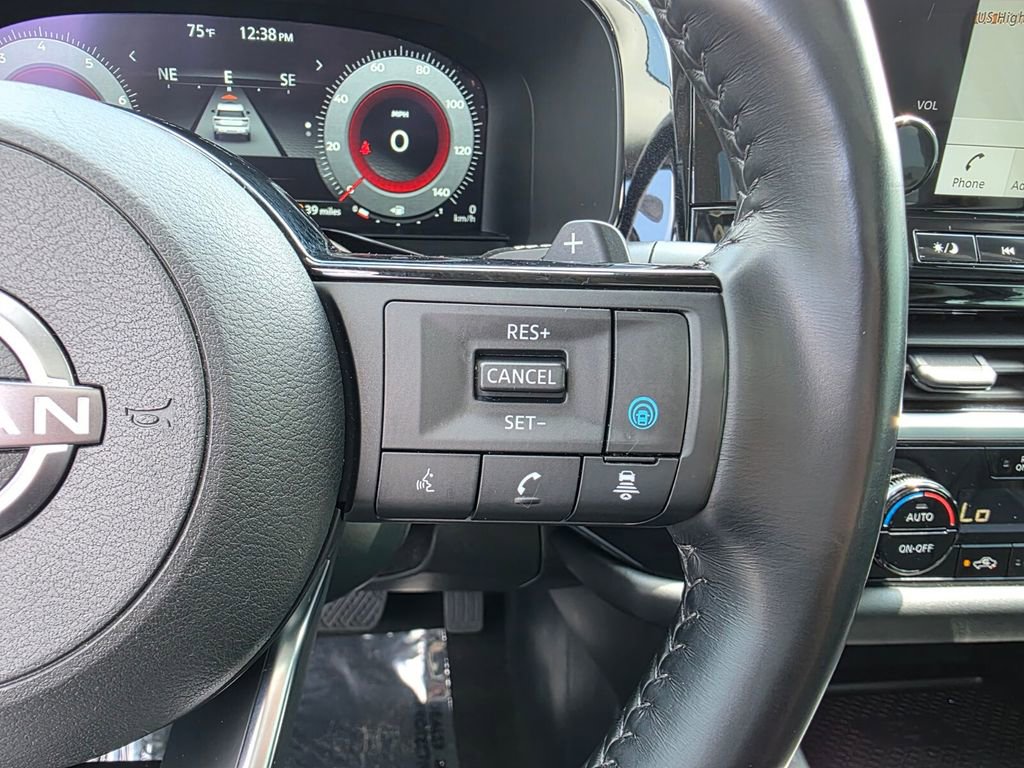 Used 2024 Nissan Pathfinder Platinum w/ Cargo Package image 31