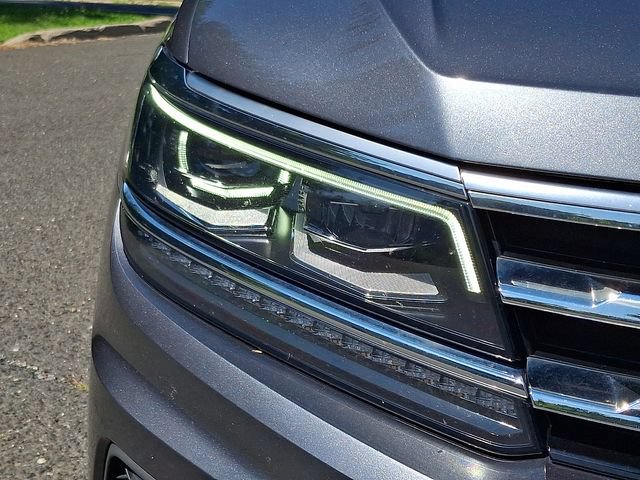 Used 2018 Volkswagen Tiguan SEL Premium AWD/4WD image 9
