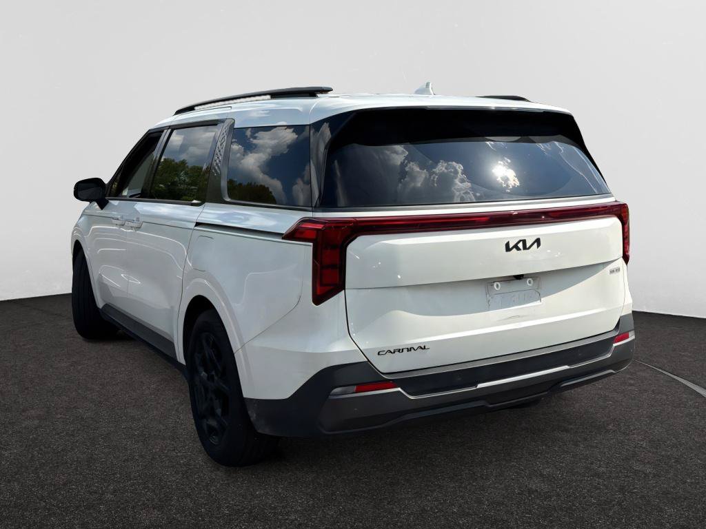Used 2025 Kia Carnival SX w/ SX Dark Edition Package FWD image 7