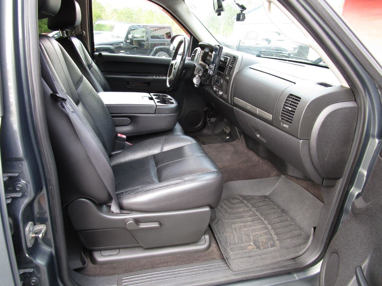 Used 2011 Chevrolet Silverado 1500 LT w/ All-Star Edition image 25