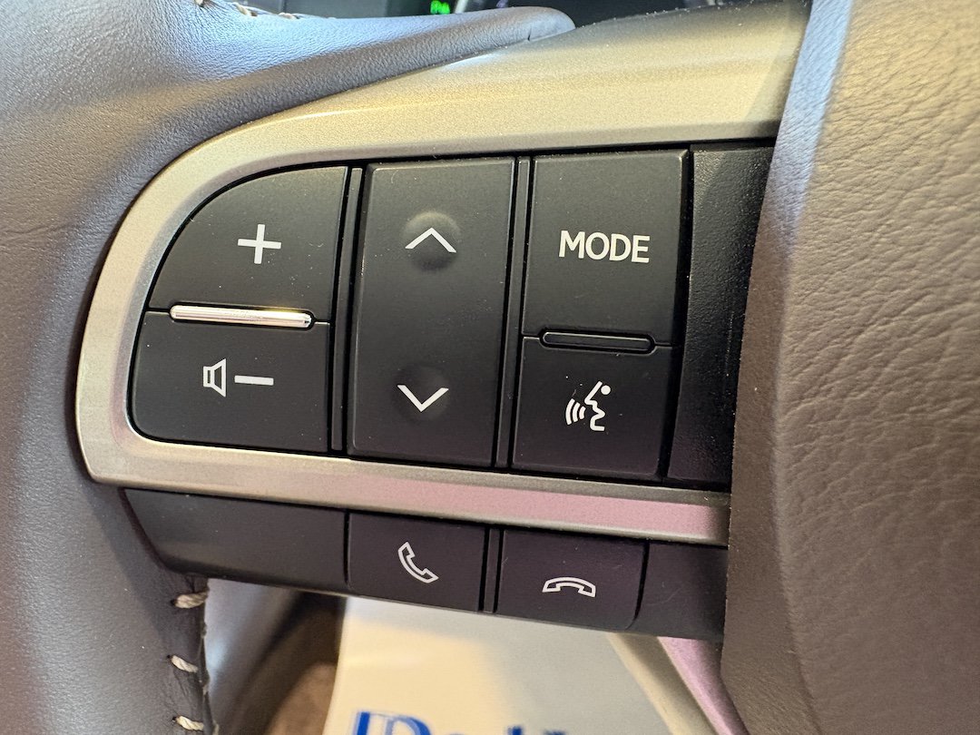 Used 2016 Lexus ES 350 w/ Luxury Package w/Wood Trim FWD image 13