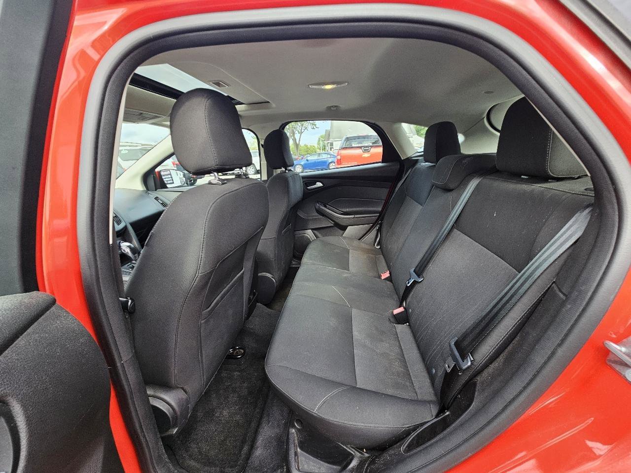 Used 2015 Ford Focus SE FWD image 22