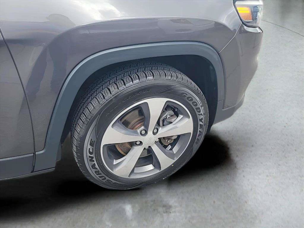 Used 2019 Jeep Cherokee Limited AWD/4WD image 31