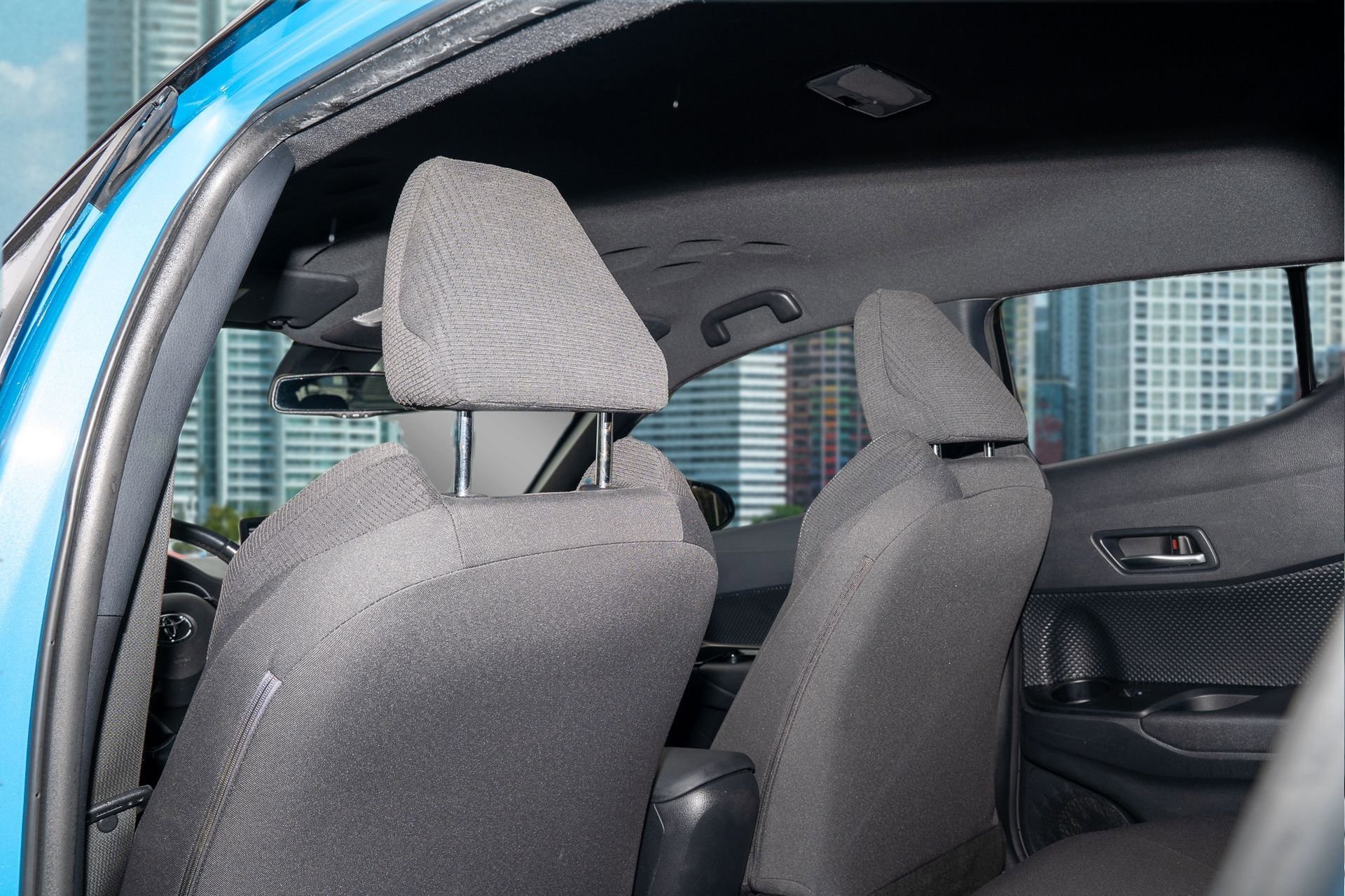 Used 2019 Toyota C-HR XLE image 17