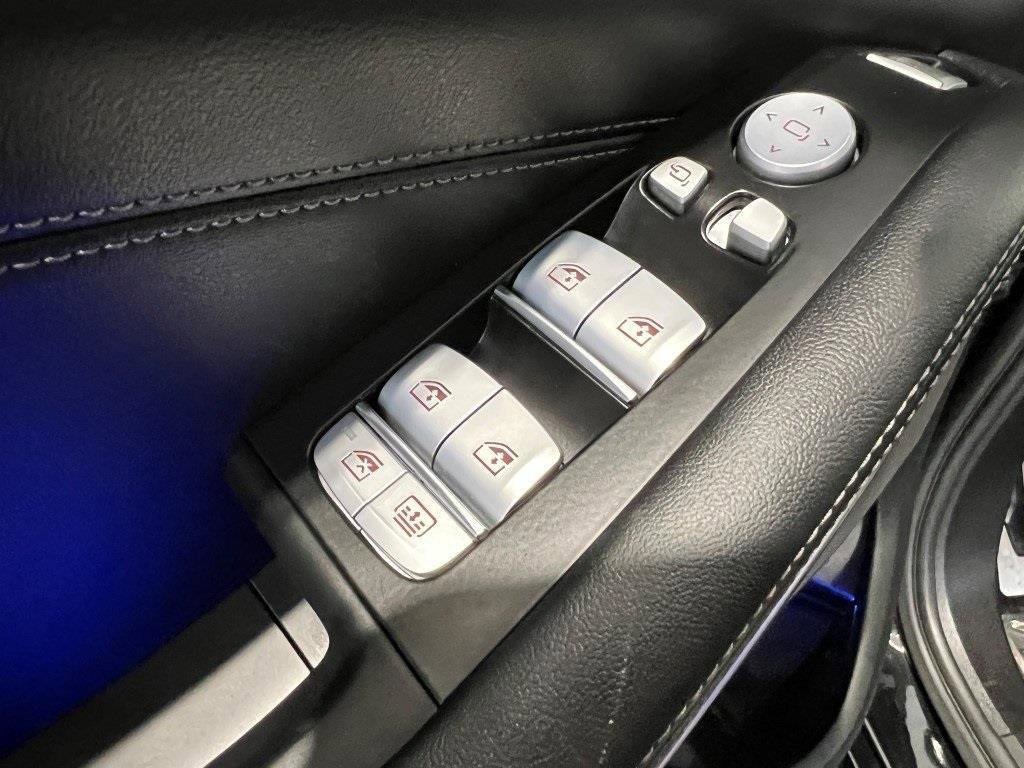 Used 2024 BMW X7 M60i w/ Executive Package image 31