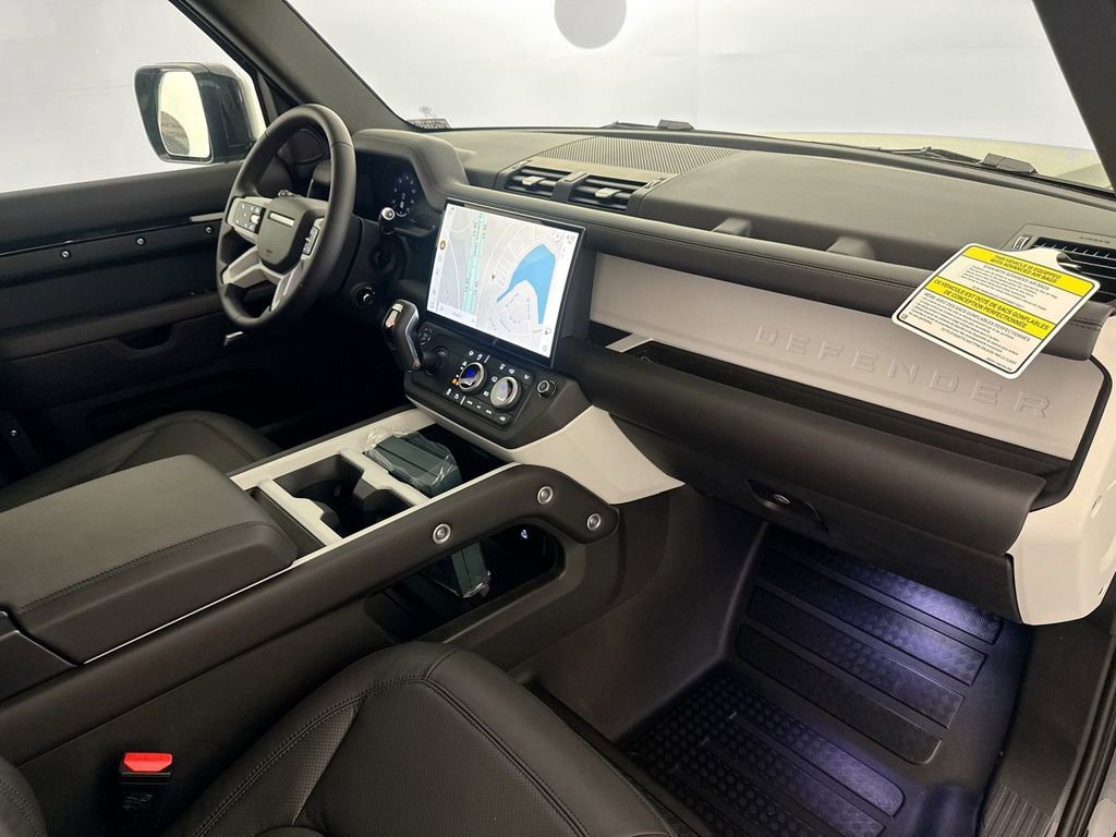 New 2026 Land Rover Defender 130 X-Dynamic SE AWD/4WD image 28