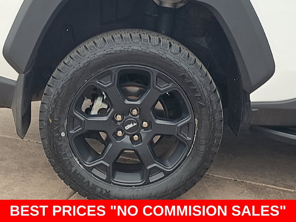 Used 2020 Toyota RAV4 TRD Off-Road AWD/4WD image 38