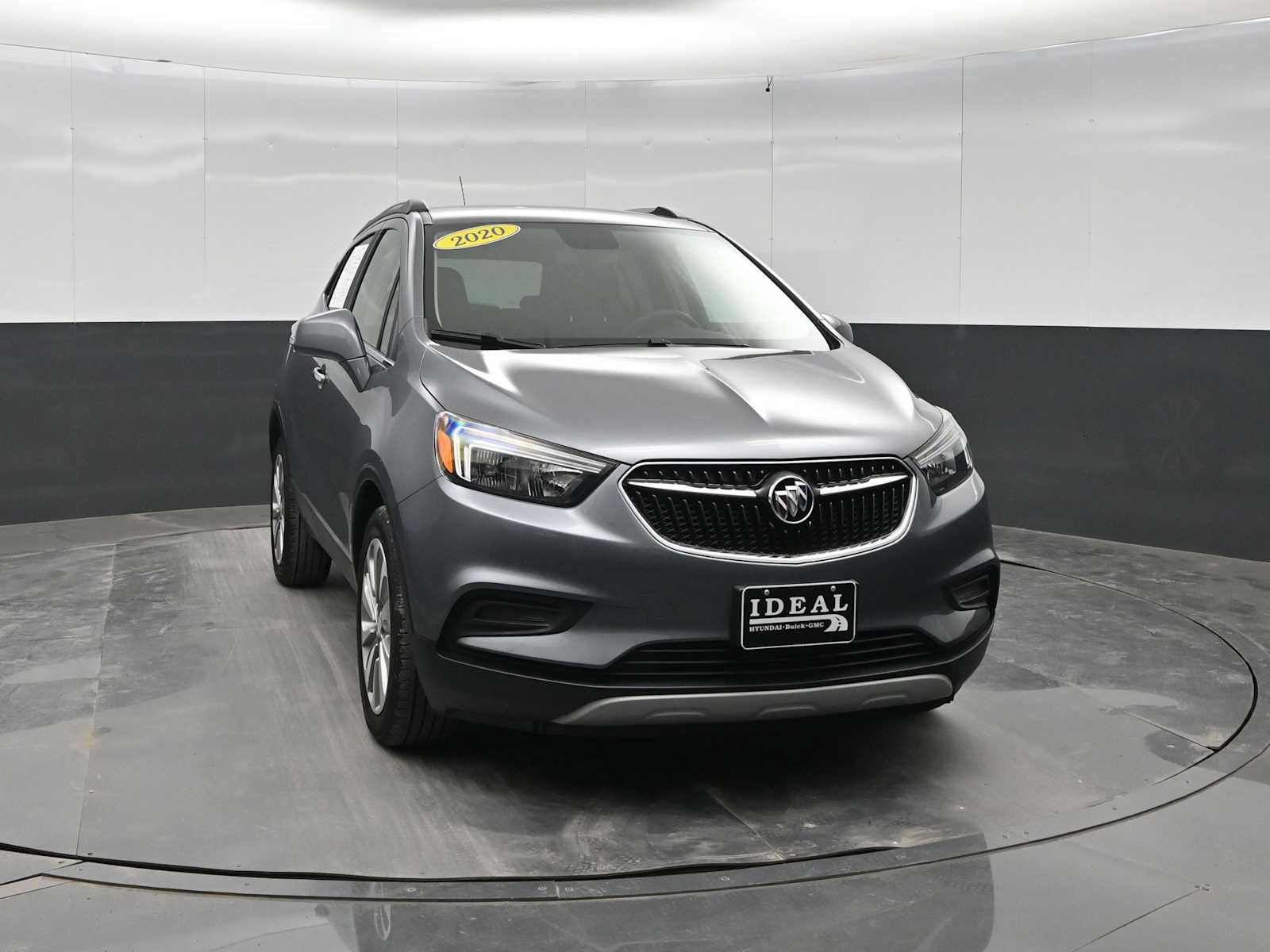 Used 2020 Buick Encore Preferred FWD image 2