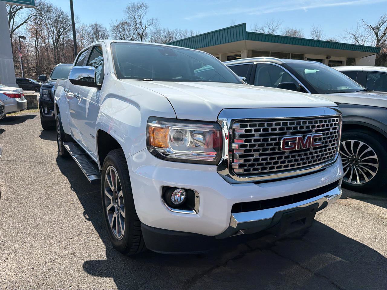 Used 2018 GMC Canyon Denali image 3
