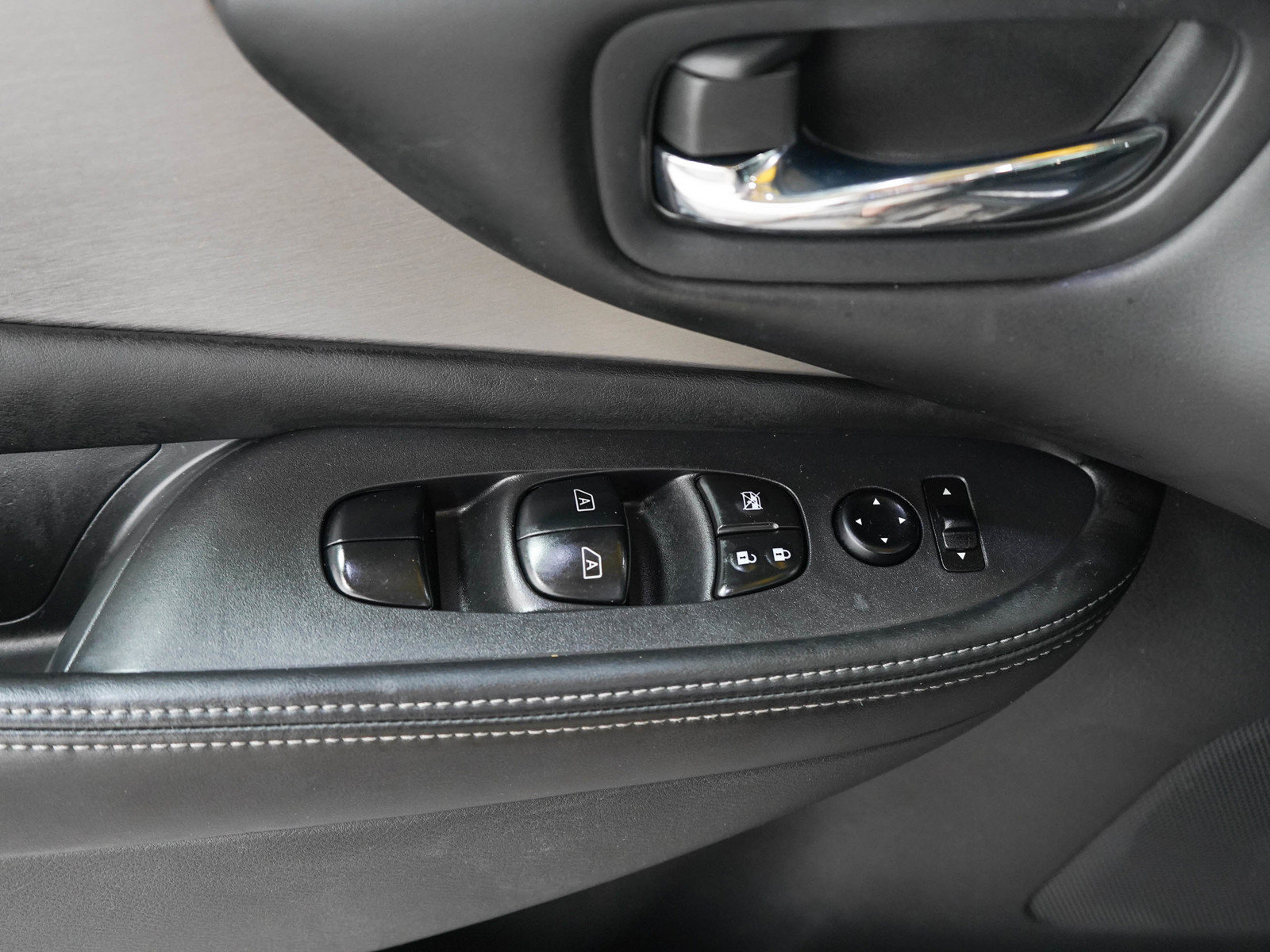 Used 2019 Nissan Murano SV w/ Premium Package AWD/4WD image 19