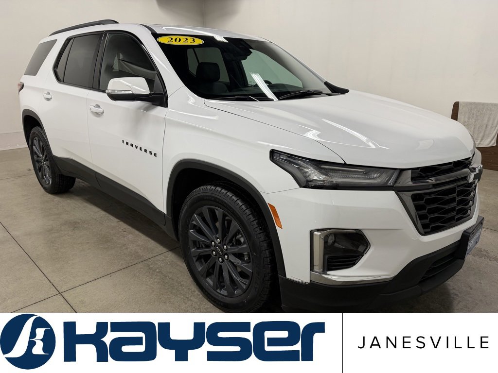Certified 2023 Chevrolet Traverse RS w/ LPO, Floor Liner Package image 1