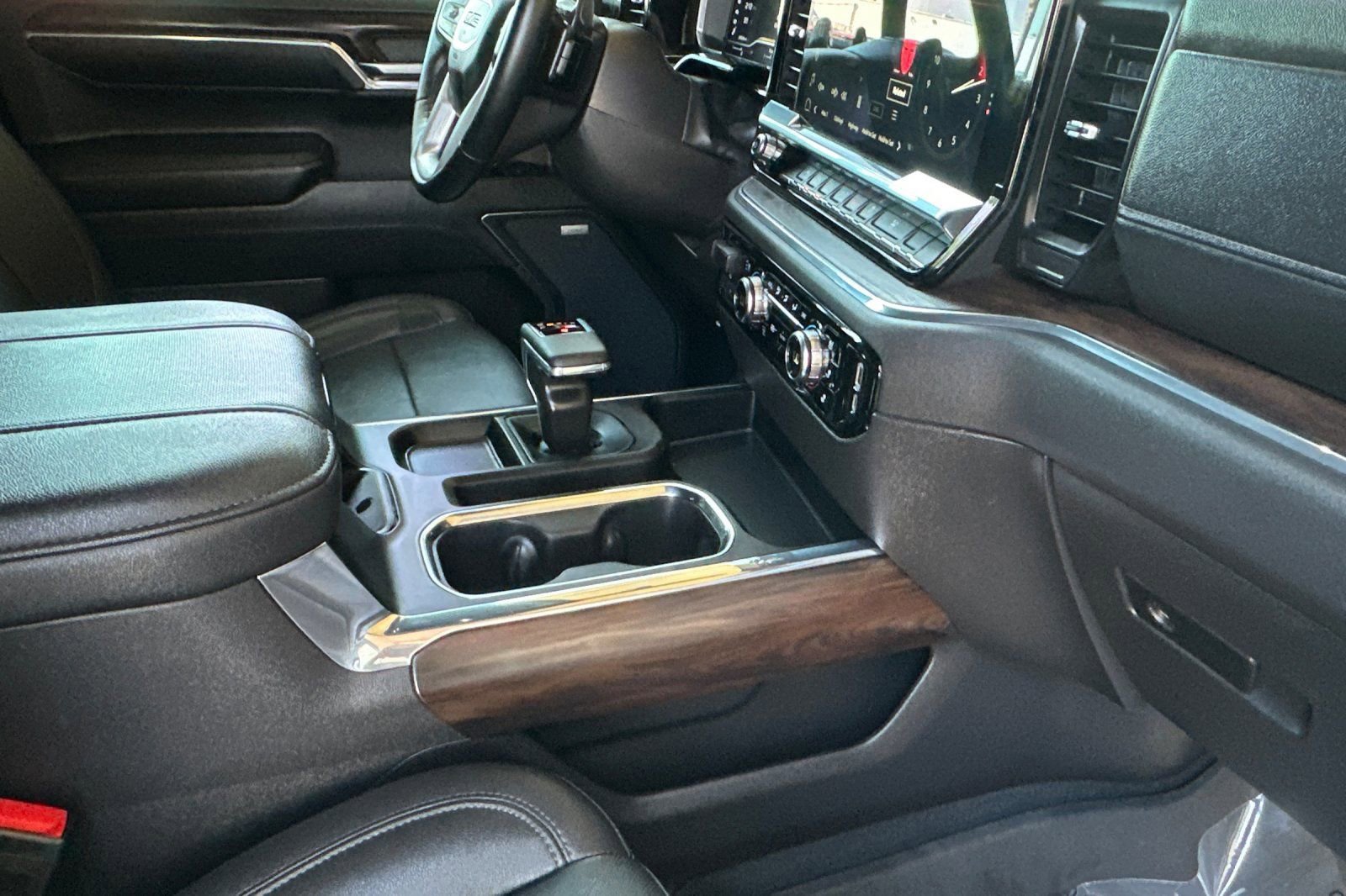 Certified 2024 GMC Sierra 1500 SLT w/ SLT Premium Plus Package image 16