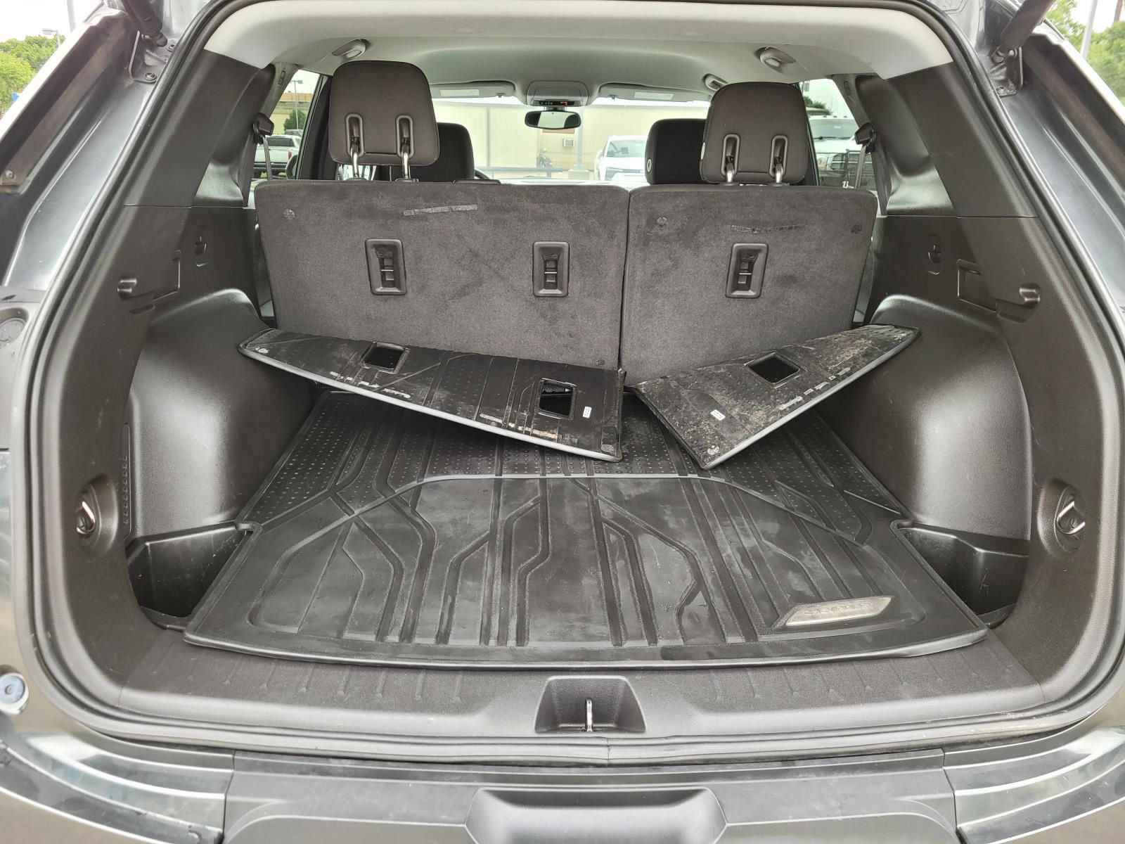 Used 2019 Chevrolet Blazer LT FWD image 13
