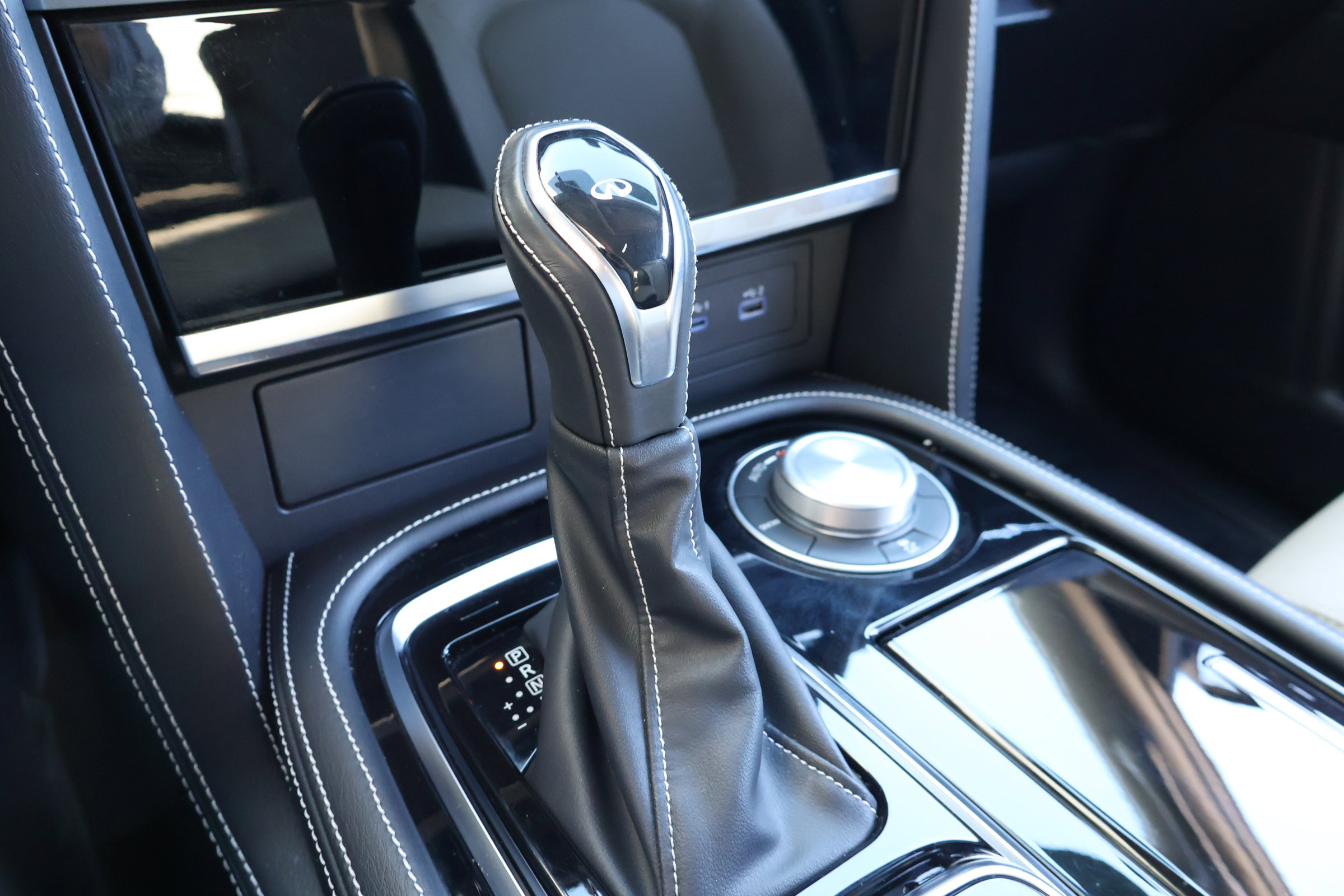 Certified 2024 INFINITI QX80 Premium Select w/ Cargo Package image 30