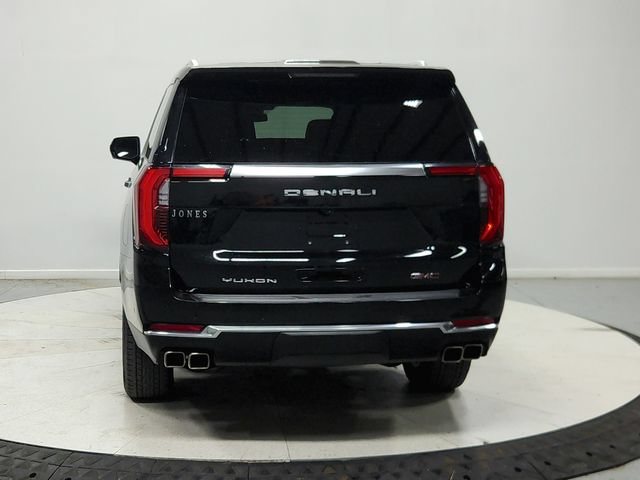 Used 2025 GMC Yukon XL Denali AWD/4WD image 7