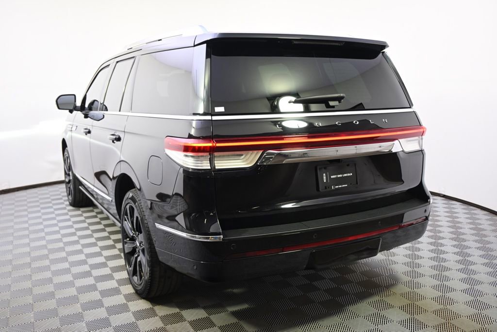 Used 2023 Lincoln Navigator Reserve AWD/4WD image 4
