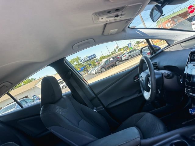 Used 2017 Toyota Prius Two w/ Prius Two Safety Plus Package FWD image 25