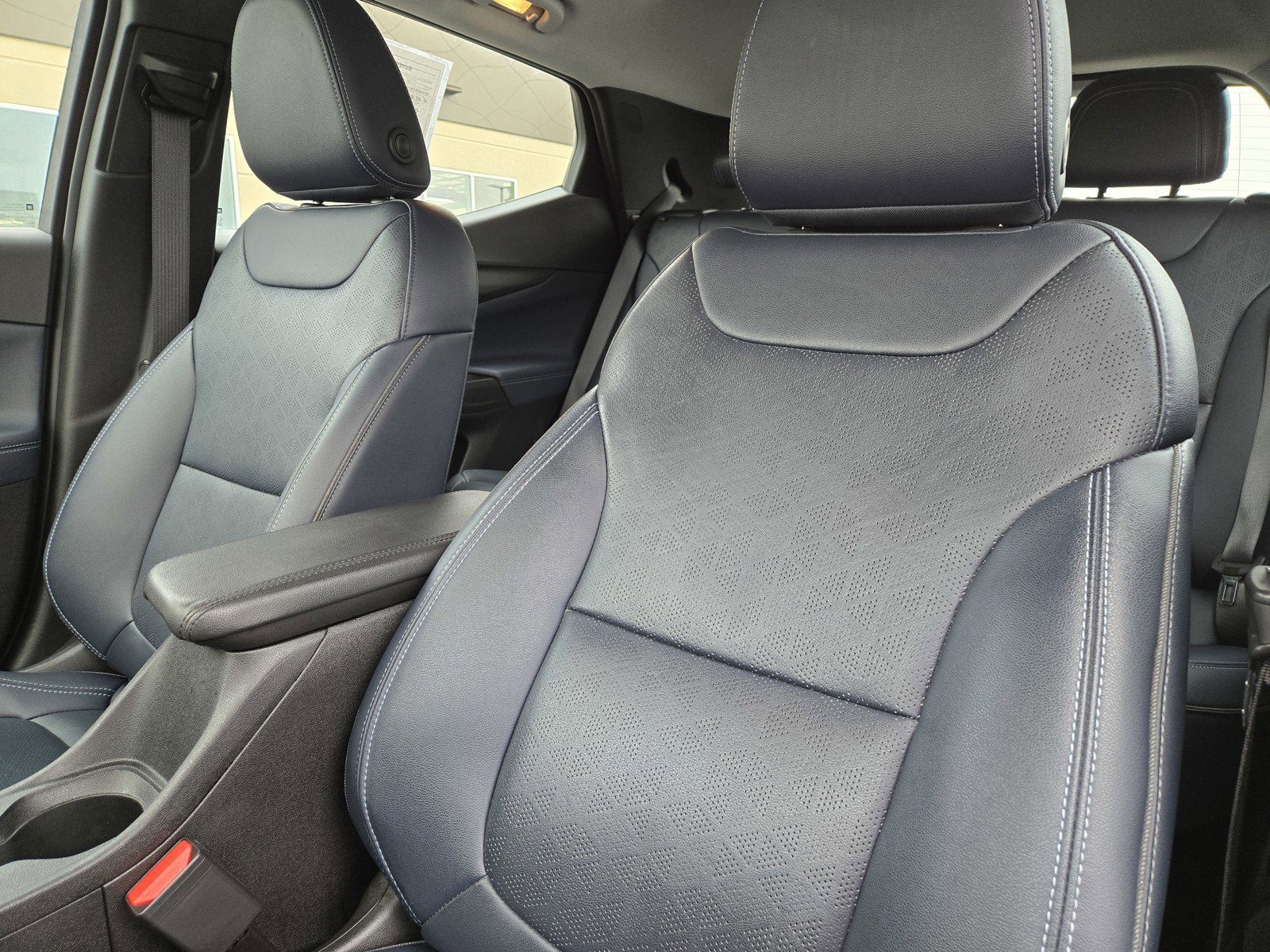 Used 2022 Chevrolet Bolt EUV Premier w/ Sun & Sound Package image 14