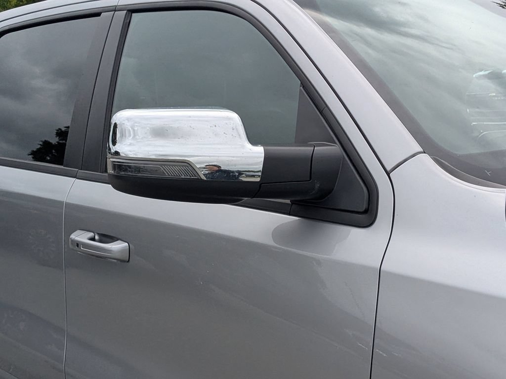 Used 2024 RAM 1500 Laramie AWD/4WD image 11