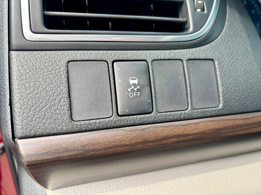 Used 2017 Toyota Camry LE image 26