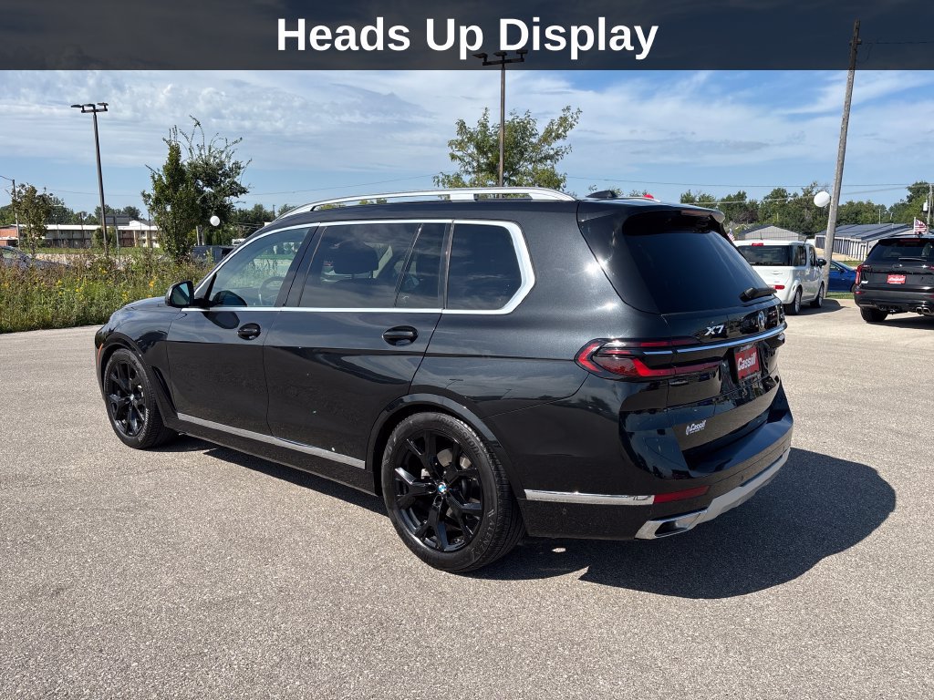 Used 2025 BMW X7 xDrive40i w/ Parking Assistance Package AWD/4WD image 3