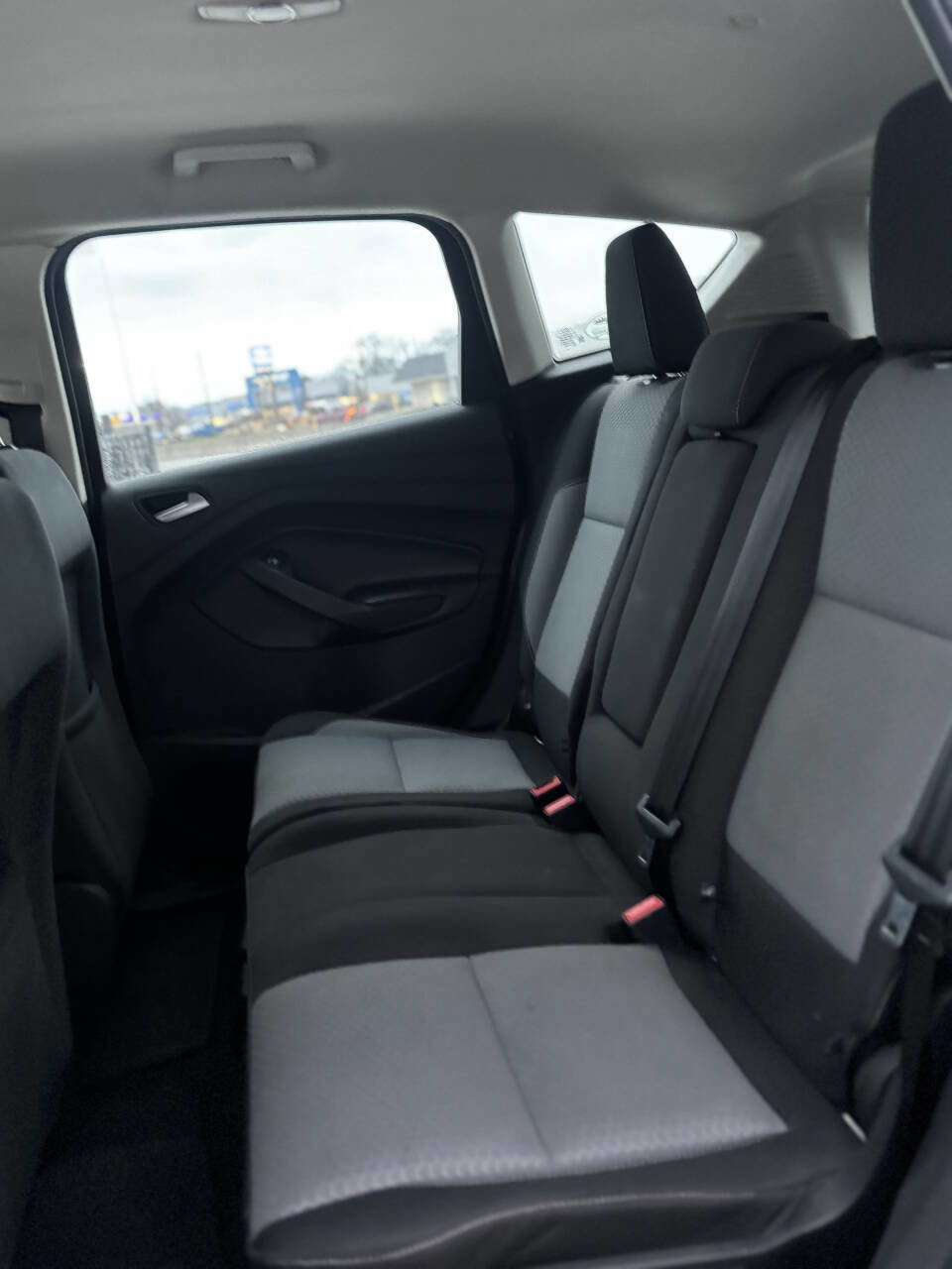 Used 2017 Ford C-MAX Energi SE w/ Equipment Group 401A image 3