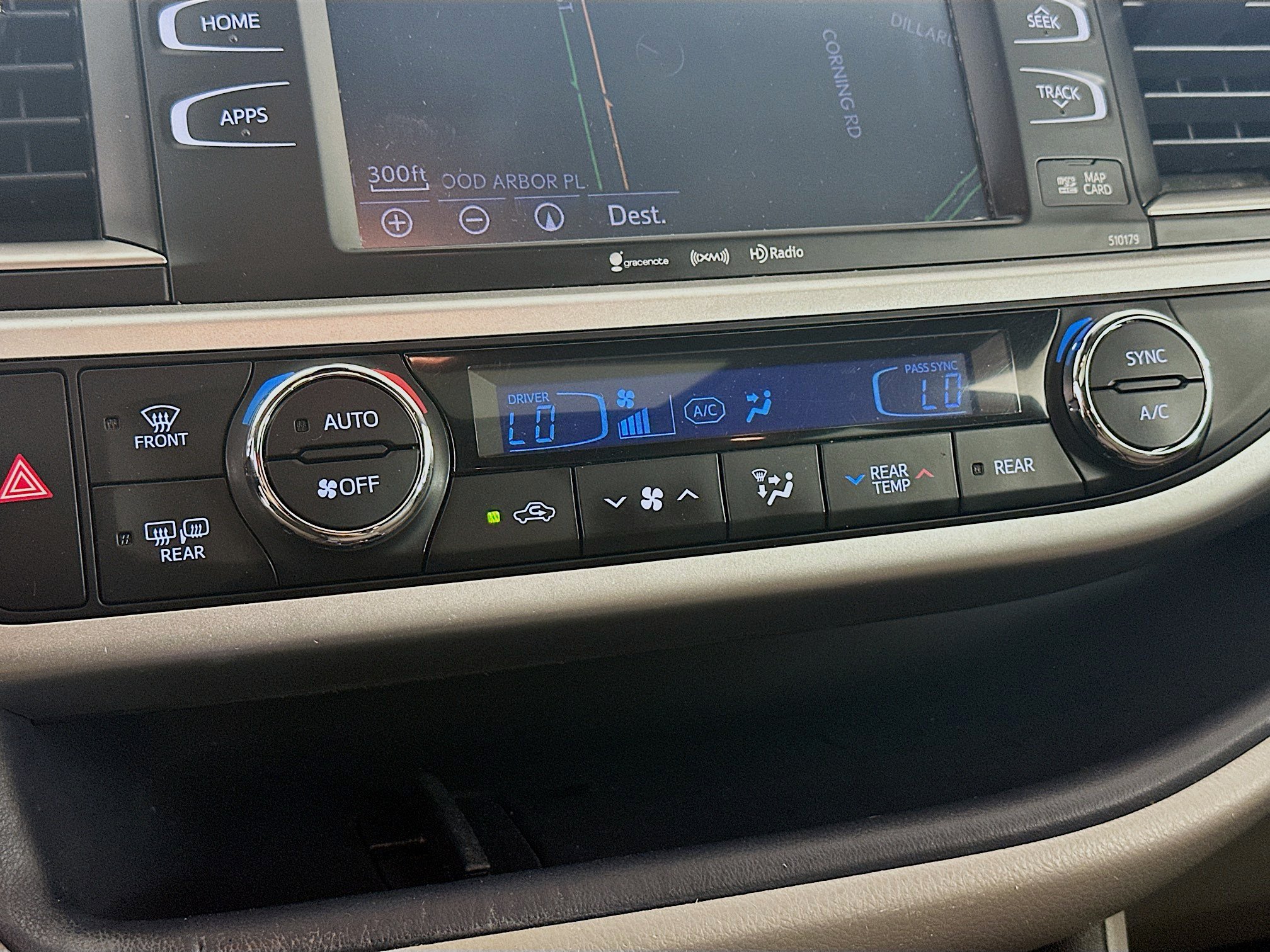 Used 2018 Toyota Highlander XLE FWD image 24