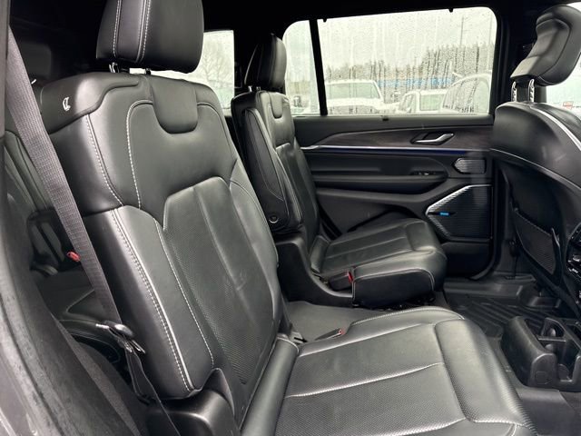 Used 2022 Jeep Grand Cherokee L Overland w/ Luxury Tech Group IV image 16