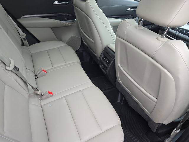 Used 2021 Cadillac XT4 Luxury w/ Cold Weather Package AWD/4WD image 13