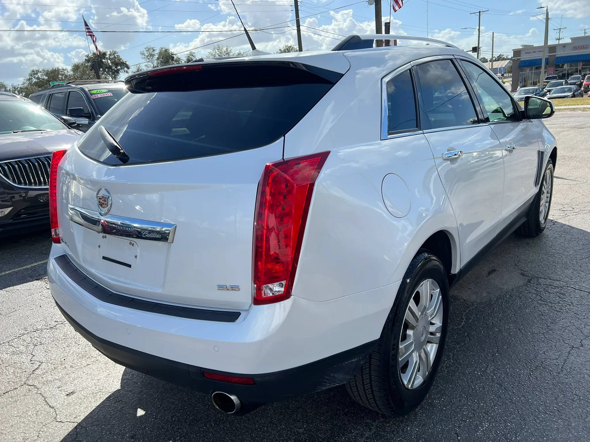 Used 2014 Cadillac SRX Luxury w/ Driver Awareness Package AWD/4WD image 5
