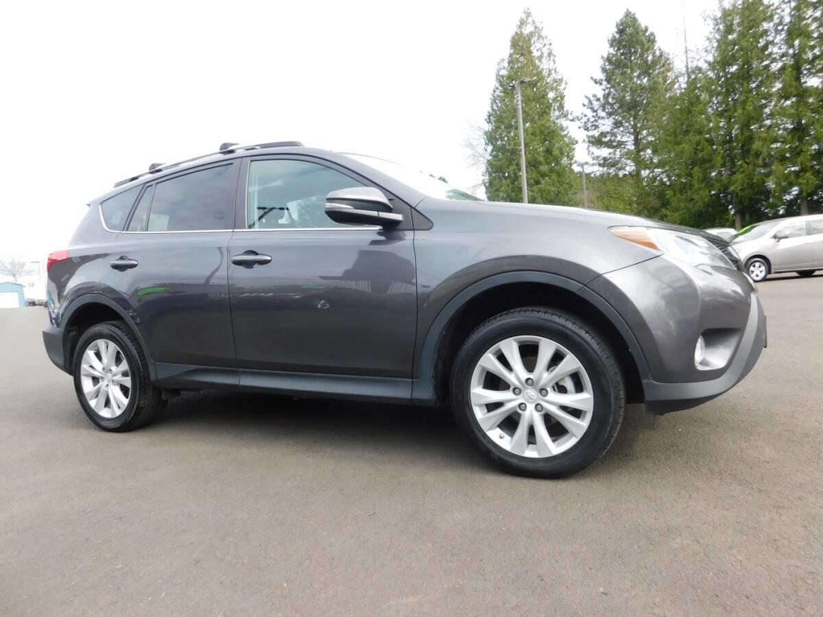 Used 2015 Toyota RAV4 Limited w/ Technology Package AWD/4WD image 1