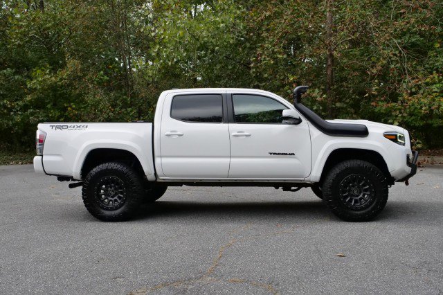 Used 2020 Toyota Tacoma TRD Sport image 35