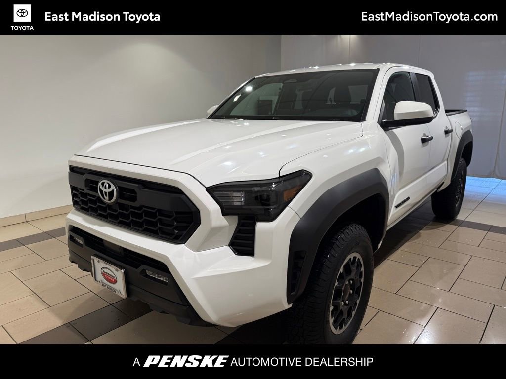 Certified 2025 Toyota Tacoma TRD Off-Road AWD/4WD image 1