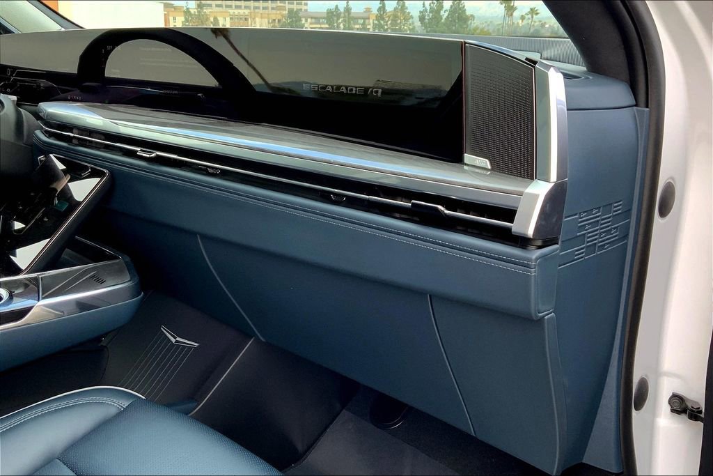 New 2025 Cadillac Escalade IQ Luxury 2 image 27