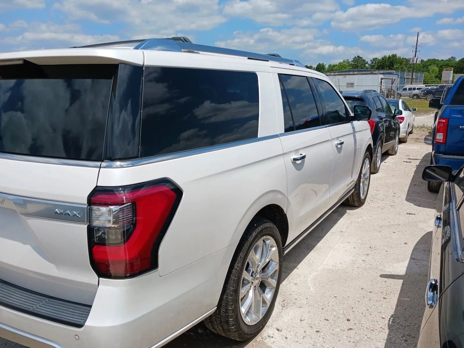Used 2019 Ford Expedition Max Platinum RWD image 2