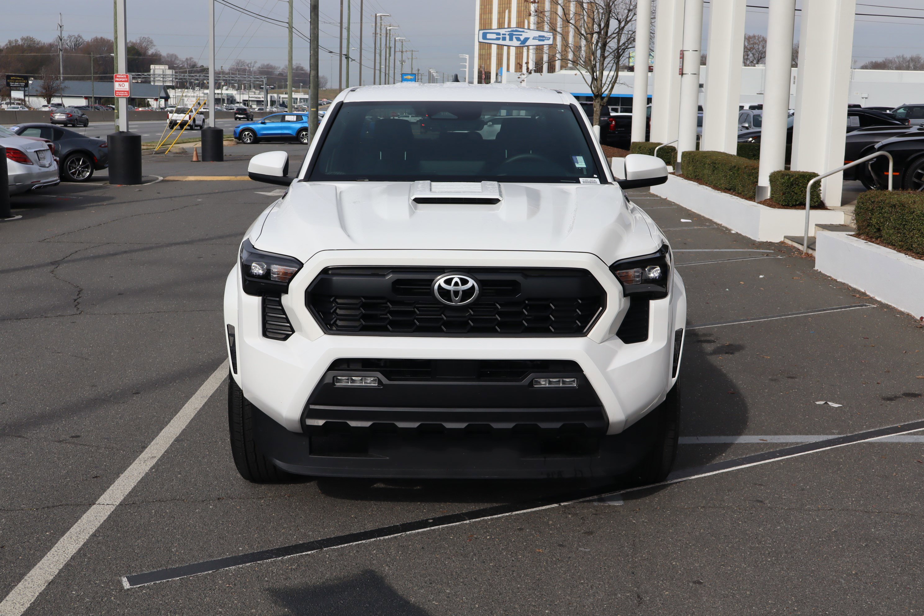 Used 2025 Toyota Tacoma TRD Sport image 3