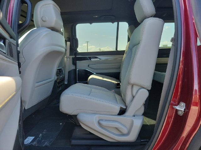 New 2026 Jeep Grand Wagoneer Limited w/ Premium Group II AWD/4WD image 8