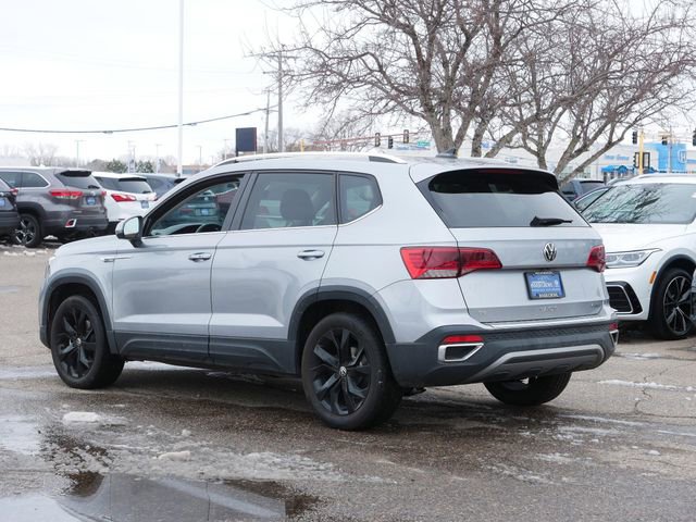Certified 2023 Volkswagen Taos SE w/ Black Wheel Package image 5