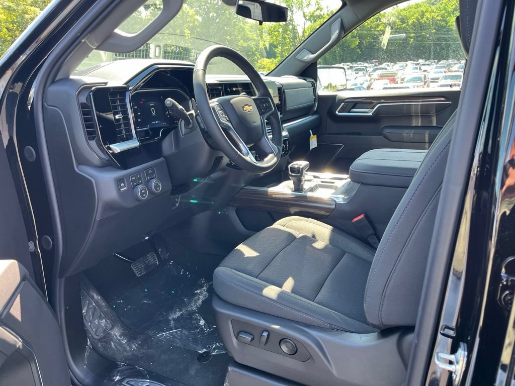 New 2026 Chevrolet Silverado 1500 LT w/ Z71 Off-Road Package AWD/4WD image 6