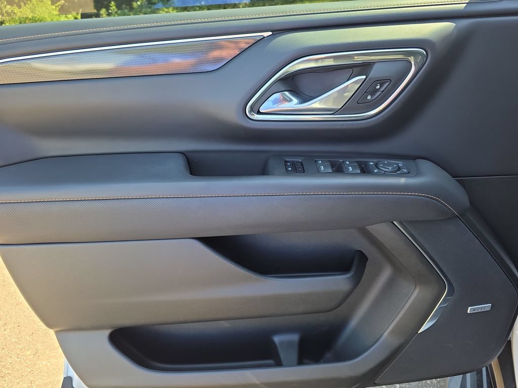 Used 2023 GMC Yukon AT4 AWD/4WD image 17