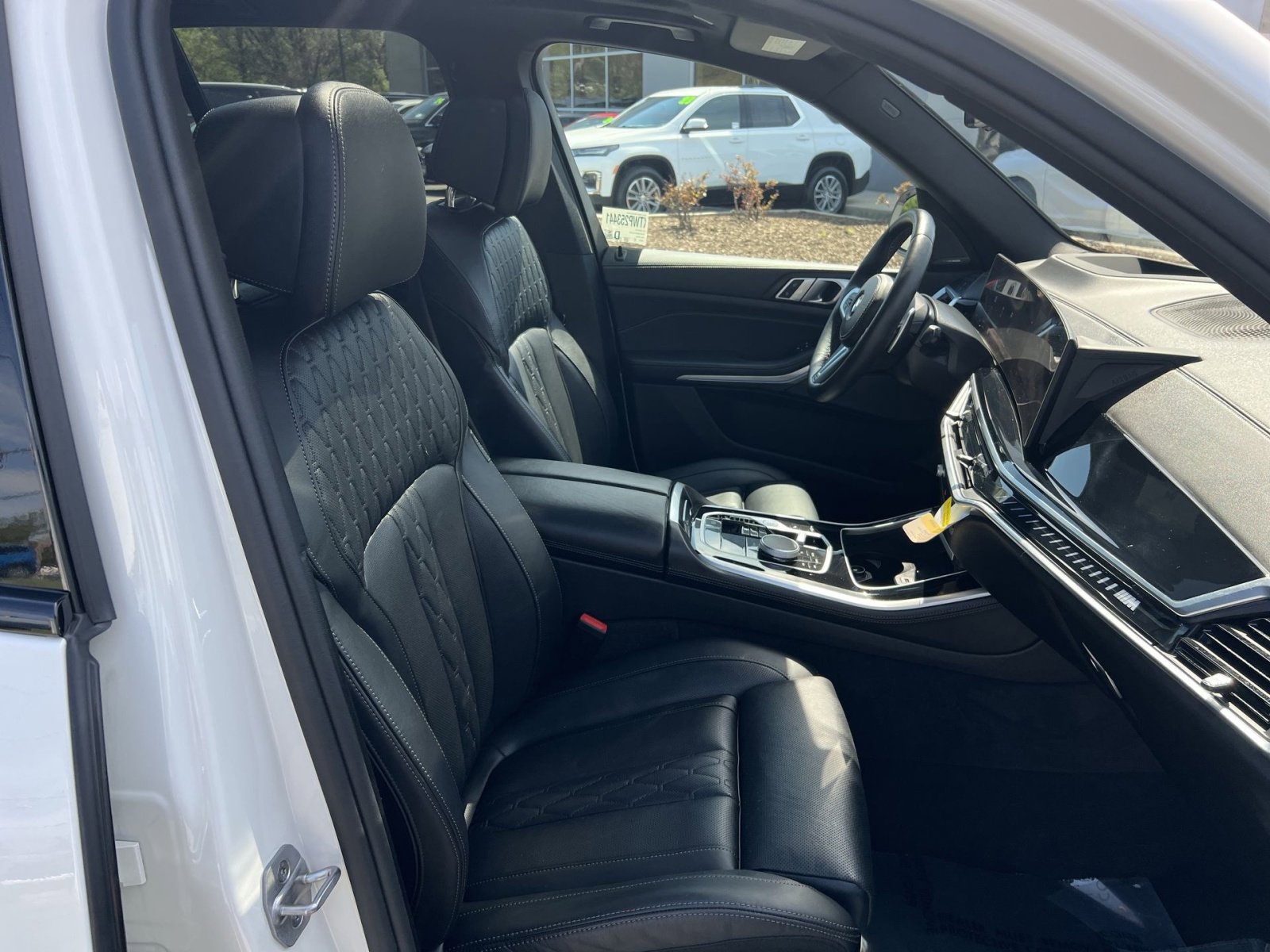 Used 2025 BMW X5 M60i w/ Climate Comfort Package image 35